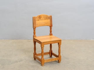 Priedes krēsls ar virpojumiem 103049