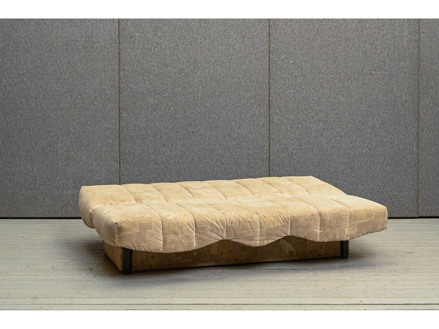 3vietīgs auduma dīvāns 560040