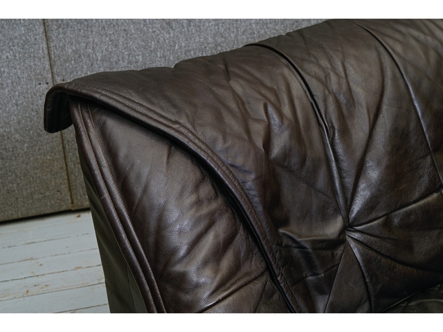 3vietīgs ādas dīvāns 660039