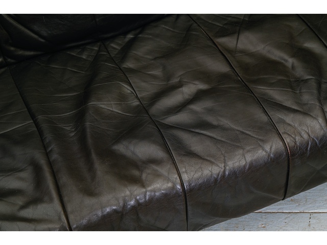 3vietīgs ādas dīvāns 660039B