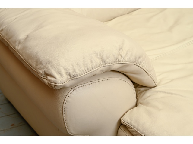 Ādas stūra dīvāns ar relax funkciju 660044