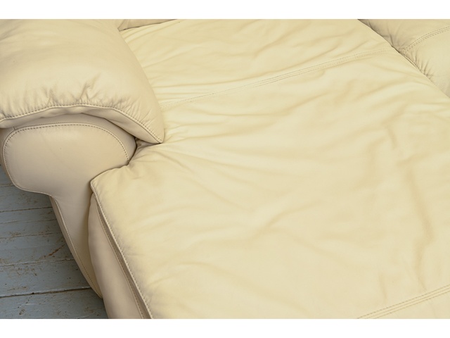 Ādas stūra dīvāns ar relax funkciju 660044