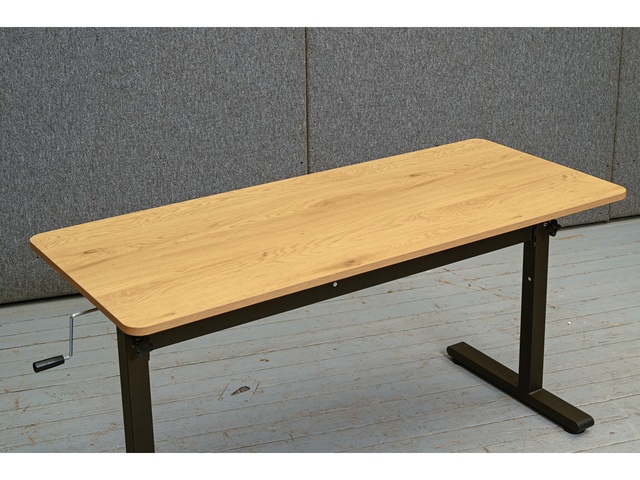 Galds ar regulējamu augstumu 60x140cm 308327