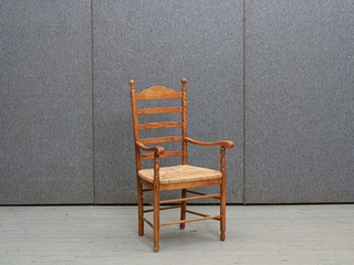 Krēsls ar paroceņiem 160165