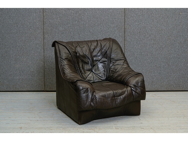 Ādas dīvāna un atpūtas krēsla komplekts 660039k