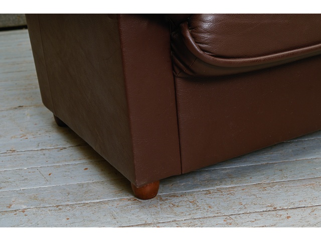 Dīvāna un mīkstā krēsla komplekts 660043k