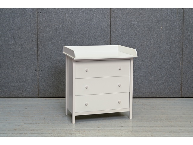 Kumode ar pārtinamo virsmu 408339