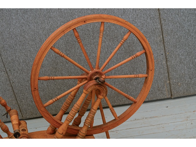 Vērpjamie ratiņi 860232