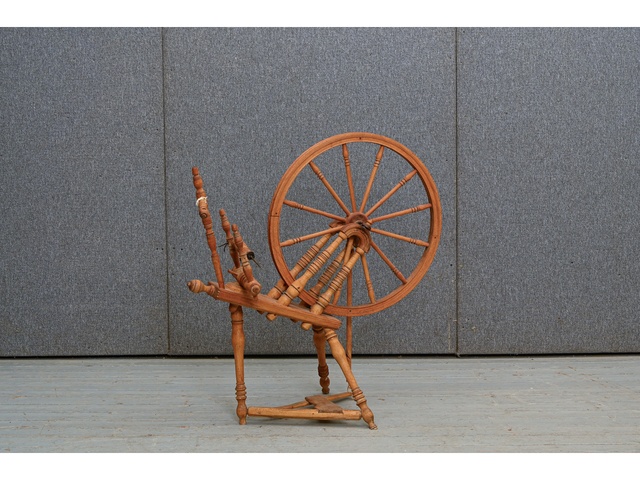 Vērpjamie ratiņi 860232