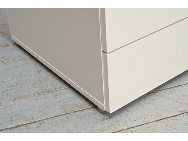 Zems skapītis 408317