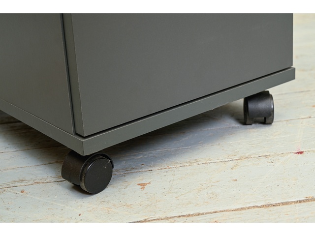 Skapītis uz riteņiem 408333