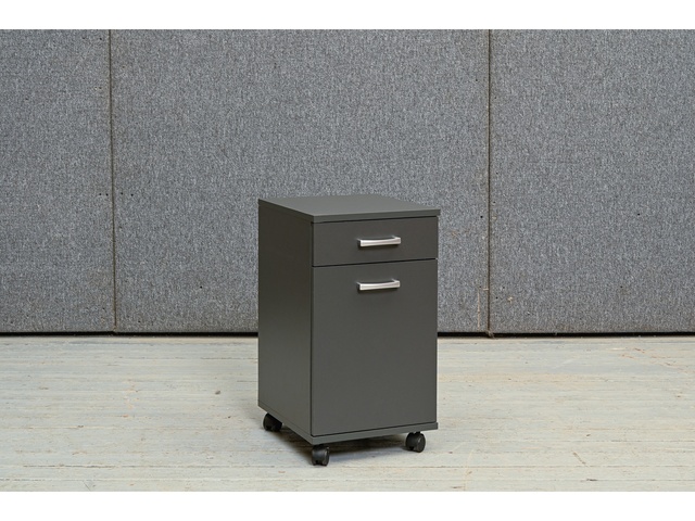 Skapītis uz riteņiem 408333