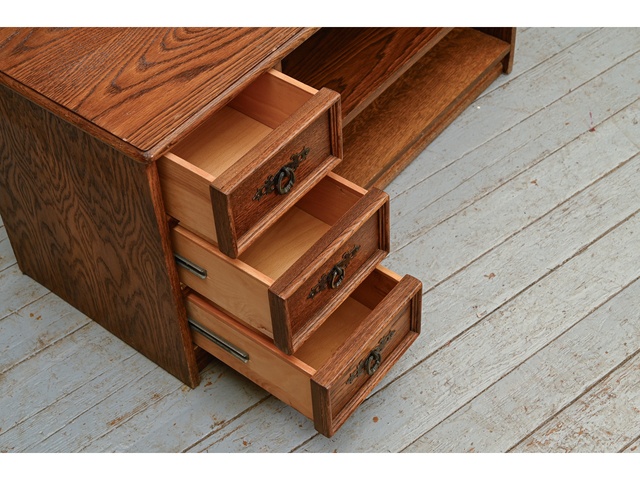 Zems skapītis 460120