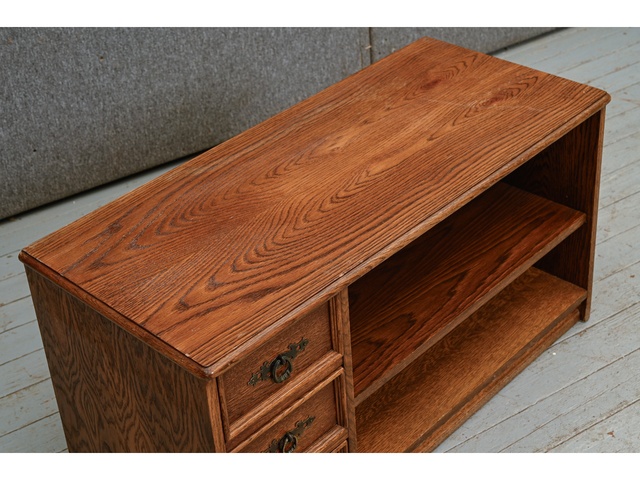 Zems skapītis 460120