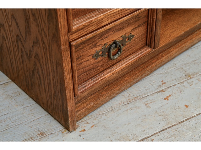 Zems skapītis 460120