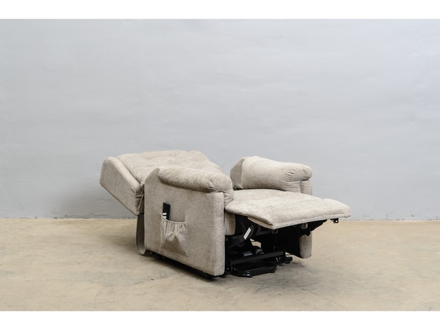 Elektriski izlaižams krēsls 206031